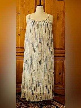 Understated, Elegant Maxi Dress. Blue and White with Long Silver Inlay. Size L